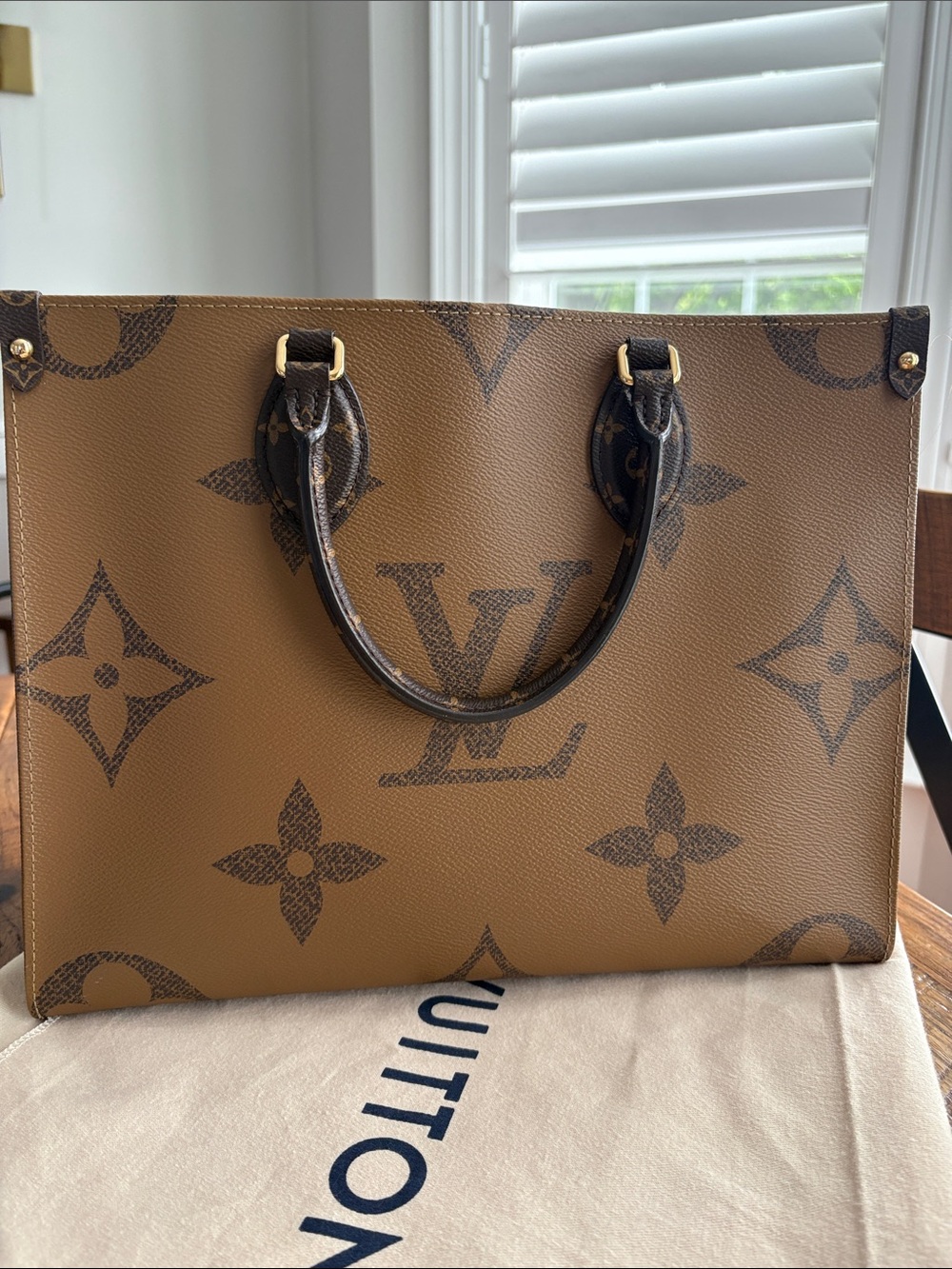 Louis Vuitton Reverse Monogram On The Go Tote MM- Brown/Gold Monogram. - Picture 3 of 9